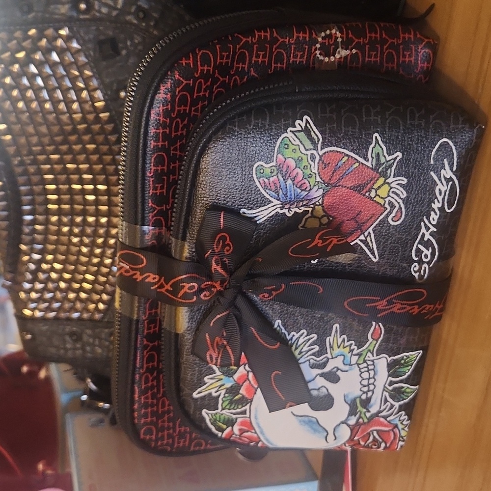 Ed Hardy 2 Piece Cosmetic Bag Set NWT - Picture 5 of 7